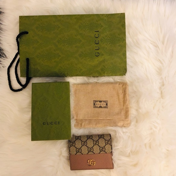 Gucci Handbags - SOLD! Gucci Wallet